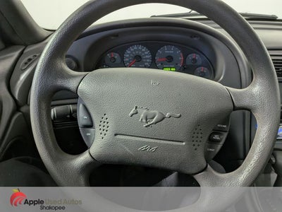 2002 Ford Mustang V6 Deluxe