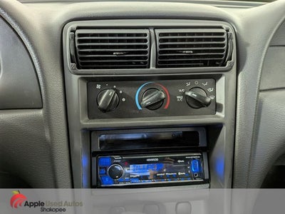2002 Ford Mustang V6 Deluxe