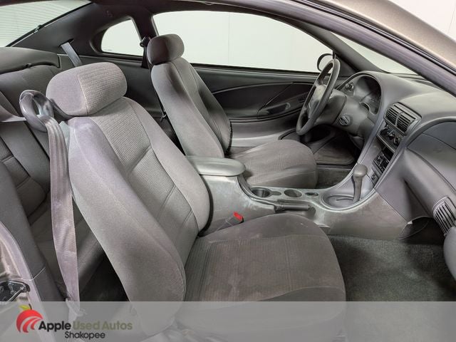 2002 Ford Mustang V6 Deluxe