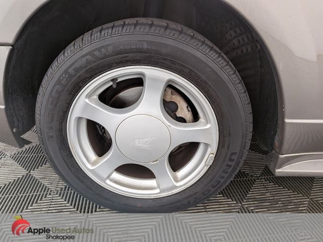 2002 Ford Mustang V6 Deluxe