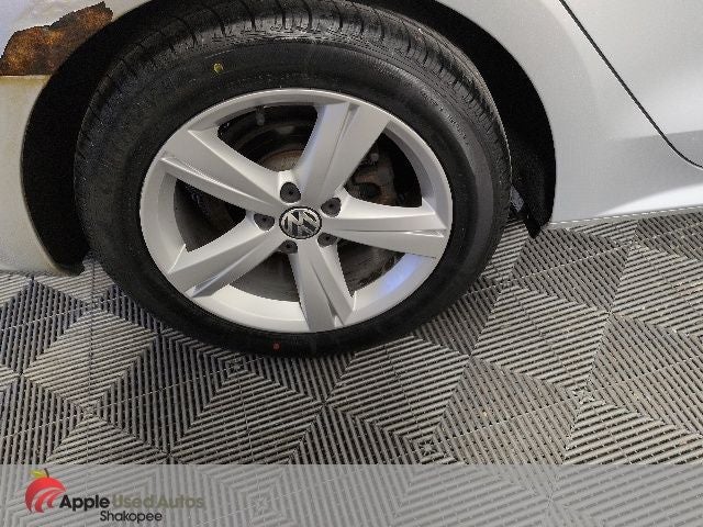 2013 Volkswagen Passat 2.5 SE