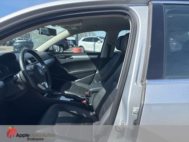 2013 Volkswagen Passat 2.5 SE