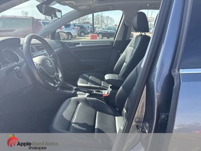 2017 Volkswagen Golf SportWagen SE