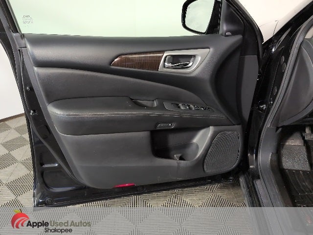 2016 Nissan Pathfinder SL