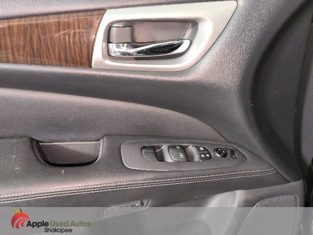 2016 Nissan Pathfinder SL