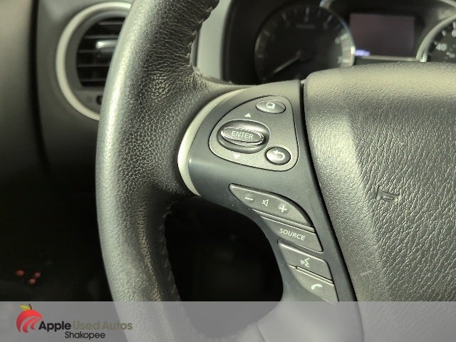 2016 Nissan Pathfinder SL