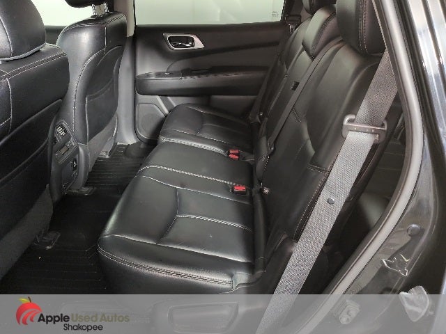 2016 Nissan Pathfinder SL