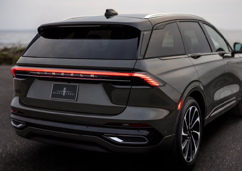 The rear of a 2024 Lincoln Black Label Nautilus® SUV displays full LED rear lighting. | Apple Lincoln Apple Valley in Apple Valley MN