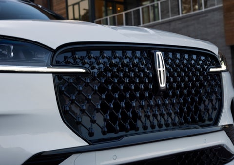 The front grille of a 2026 Lincoln Aviator® SUV is shown. | Apple Lincoln Apple Valley in Apple Valley MN