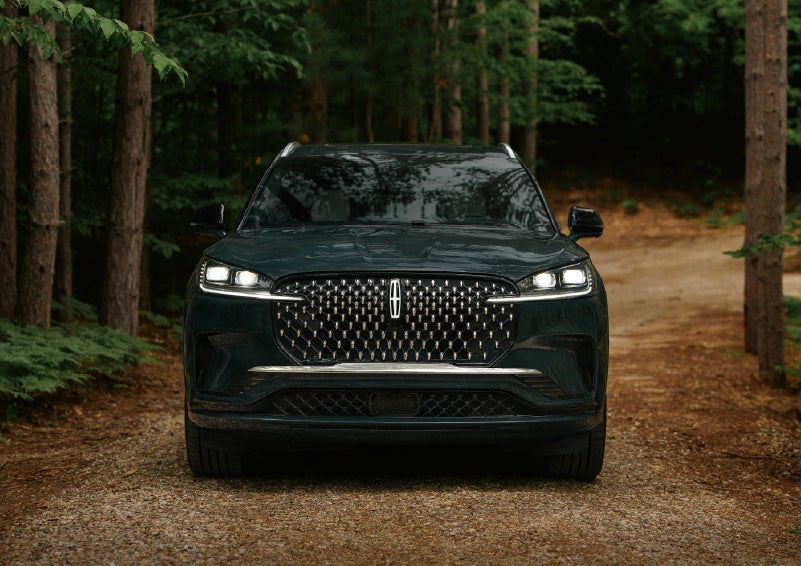 The front grille of a 2027 Lincoln Aviator® Black Label™ SUV is shown. | Apple Lincoln Apple Valley in Apple Valley MN