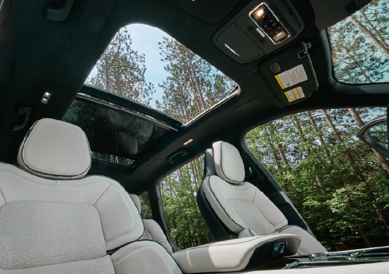 The front seats of a 2027 Lincoln Aviator® Black Label™ SUV | Apple Lincoln Apple Valley in Apple Valley MN