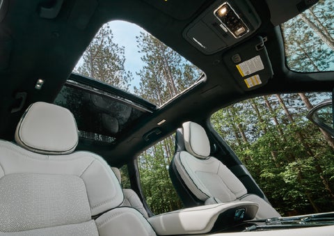 The front seats of a 2027 Lincoln Aviator® Black Label™ SUV | Apple Lincoln Apple Valley in Apple Valley MN